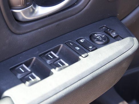 Used 2023 Honda Pilot Touring image 17