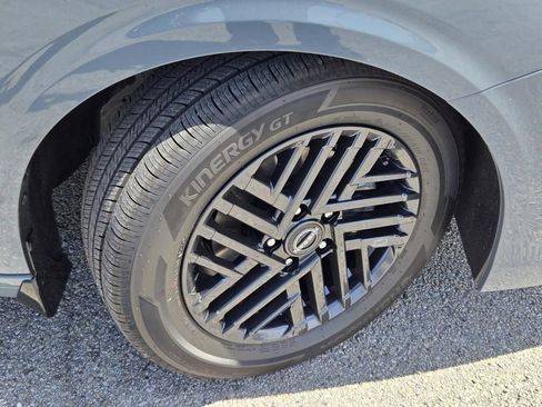New 2026 Nissan Sentra SV w/ SV Convenience Package FWD image 6