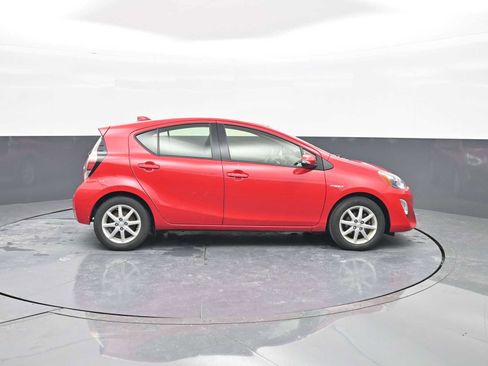 Used 2015 Toyota Prius C Three image 9
