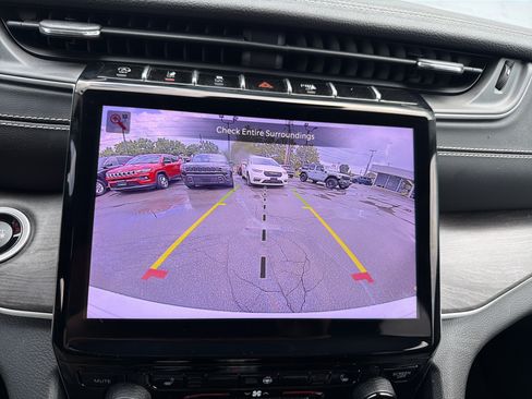 Used 2023 Jeep Grand Cherokee Limited AWD/4WD image 20