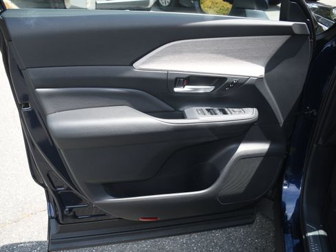 Certified 2025 Toyota Grand Highlander FWD image 10