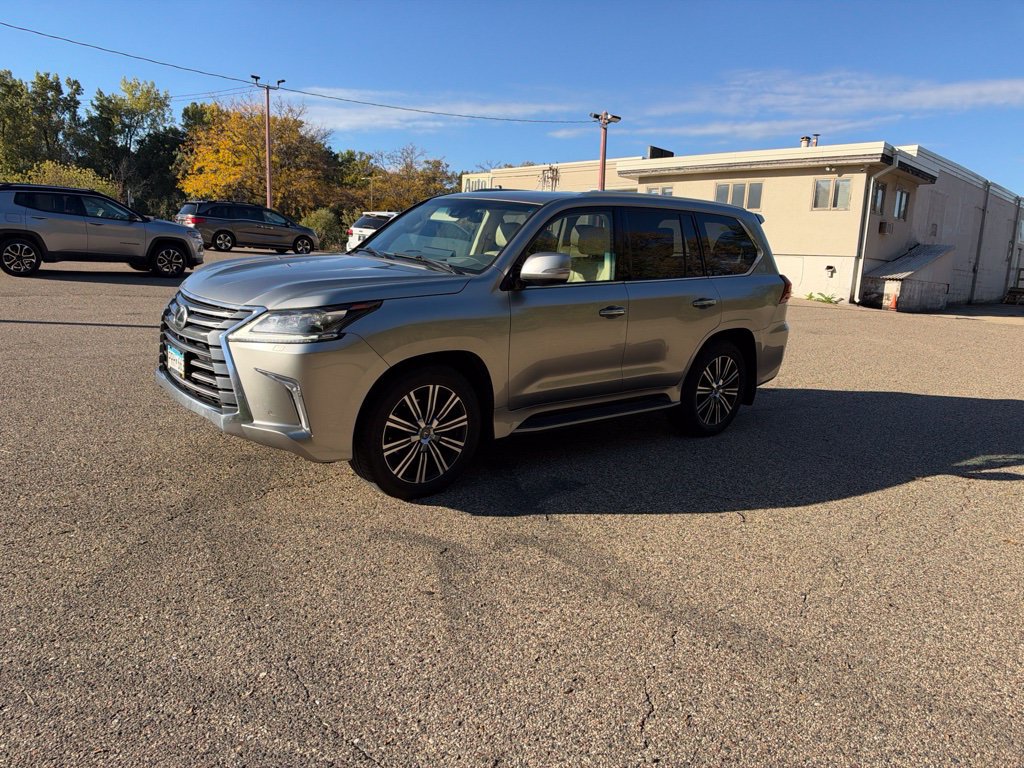 Used 2018 Lexus LX 570 4WD w/ Luxury Package image 3