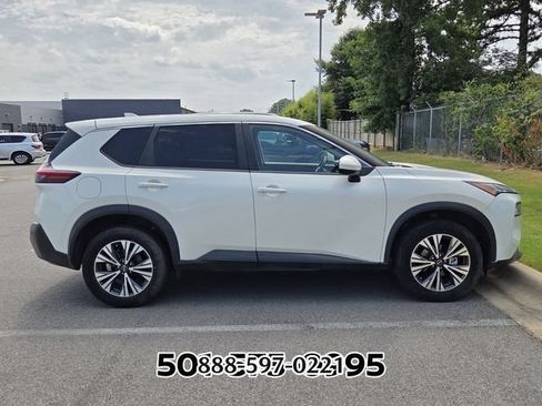 Used 2023 Nissan Rogue SV AWD/4WD image 4