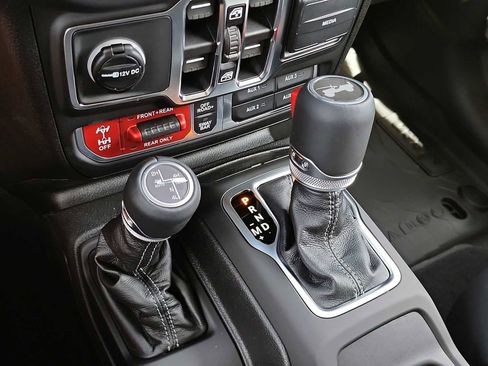 New 2026 Jeep Wrangler Unlimited Rubicon AWD/4WD image 24
