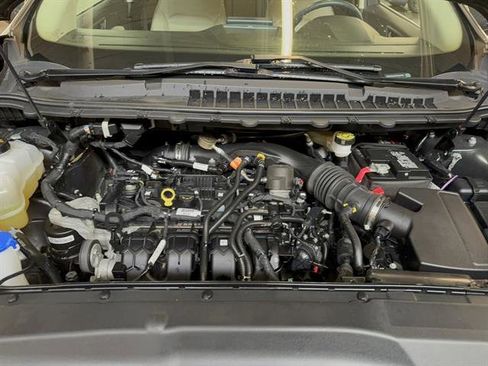 Certified 2022 Ford Edge SEL w/ Convenience Package image 2