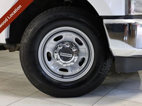 Used 2024 Ford F350 XL AWD/4WD image 11