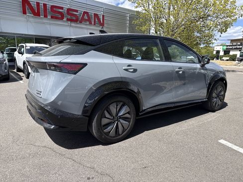 Used 2024 Nissan Ariya AWD image 9