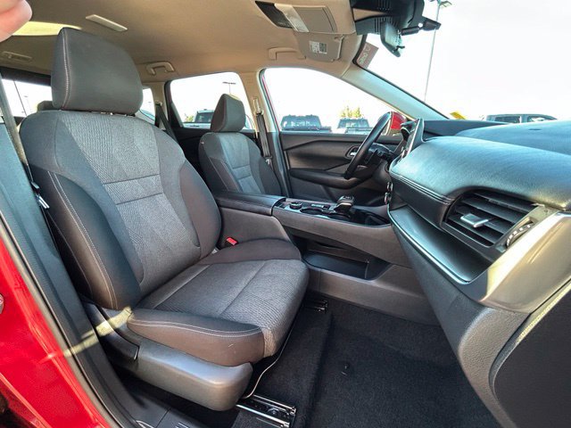 Used 2025 Nissan Rogue SV AWD/4WD image 30