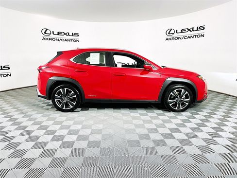 Used 2021 Lexus UX 250h w/ Premium Package image 10
