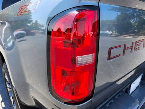 Used 2022 Chevrolet Colorado Z71 AWD/4WD image 7