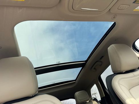 Used 2025 Lincoln Corsair FWD w/ Equipment Group 101A image 30