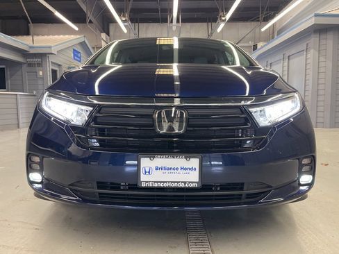 Used 2023 Honda Odyssey EX-L image 2