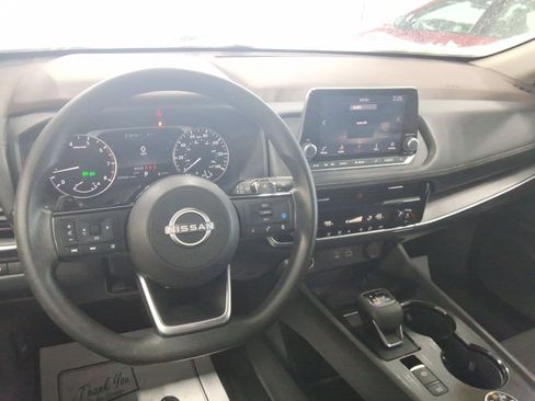 Used 2022 Nissan Rogue SV image 12