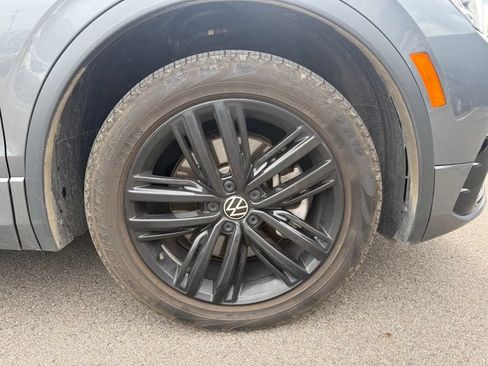 Used 2022 Volkswagen Tiguan SE R-Line AWD/4WD image 4