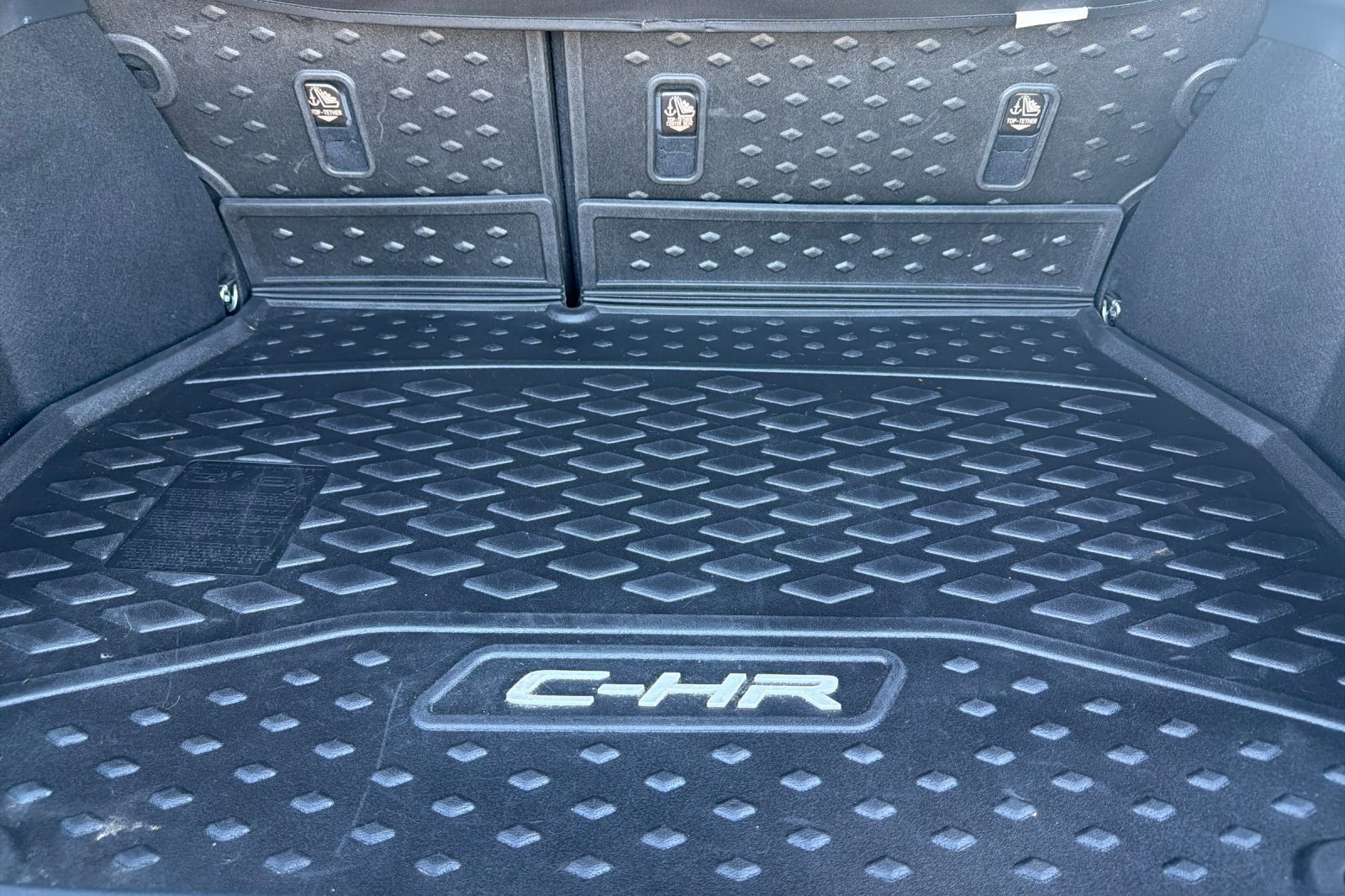 Used 2020 Toyota C-HR XLE FWD image 19