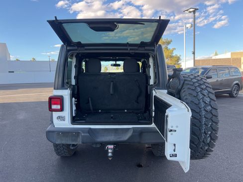 Used 2022 Jeep Wrangler Sport AWD/4WD image 15