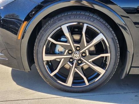 New 2026 Toyota Prius Plug-In Hybrid FWD image 7