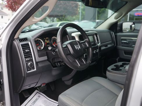 Used 2016 RAM 1500 Classic SLT AWD/4WD image 13