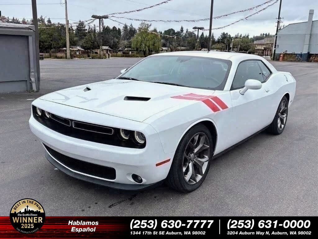 Used 2016 Dodge Challenger SXT Plus RWD image 1