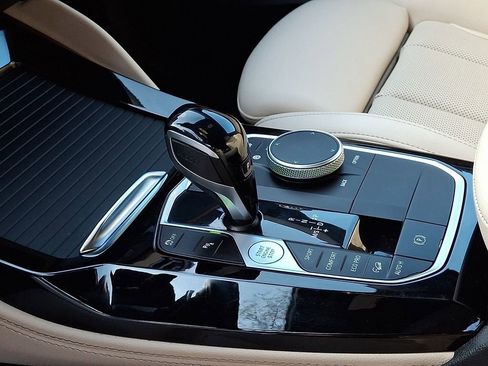 Certified 2023 BMW X4 M40i w/ Premium Package image 16