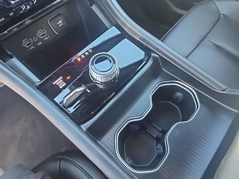 Used 2024 Jeep Grand Cherokee Limited w/ Black Appearance Package image 22