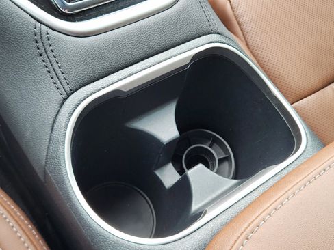 Used 2020 Subaru Outback Touring AWD/4WD image 16
