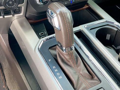 Used 2018 Ford F150 King Ranch w/ Equipment Group 601A Luxury AWD/4WD image 17