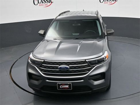 Used 2022 Ford Explorer XLT image 20