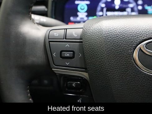 Used 2025 Toyota Camry XLE FWD image 24