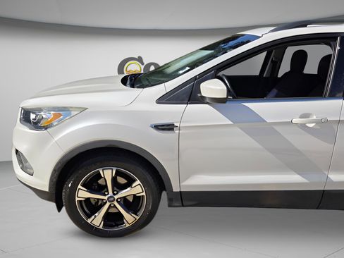 Used 2018 Ford Escape SEL w/ Ford Safe & Smart Package image 16