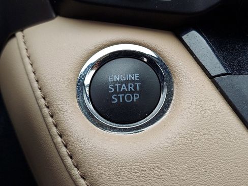 Used 2018 Toyota RAV4 XLE image 24