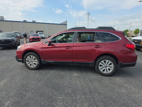 Used 2017 Subaru Outback 2.5i Premium image 6