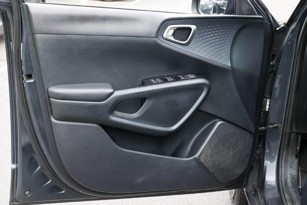 Used 2020 Kia Soul S FWD image 20