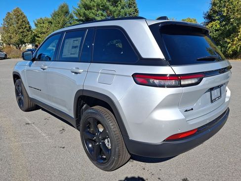 New 2025 Jeep Grand Cherokee Limited w/ Black Appearance Package image 5