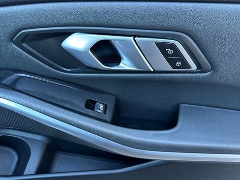 Used 2019 BMW 330i Sedan w/ Convenience Package image 20