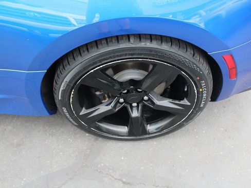 Used 2017 Chevrolet Camaro LT RWD image 13