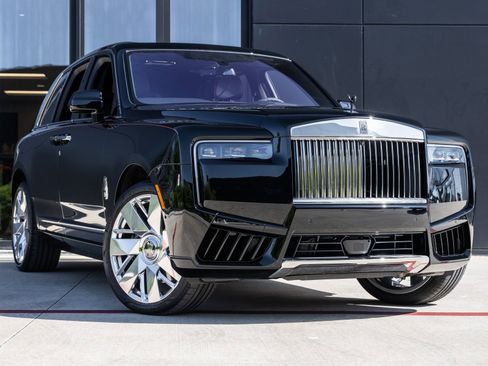 Used 2025 Rolls-Royce Cullinan image 5
