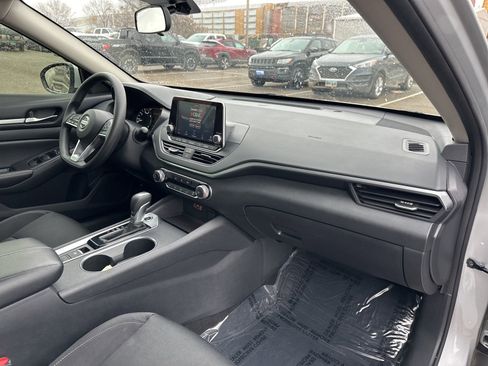 Used 2022 Nissan Altima 2.5 SV image 34