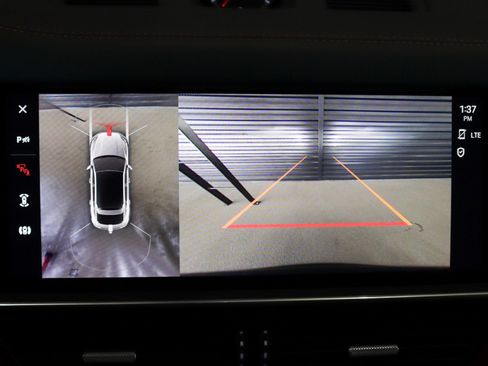 Certified 2023 Porsche Cayenne Platinum Edition image 19