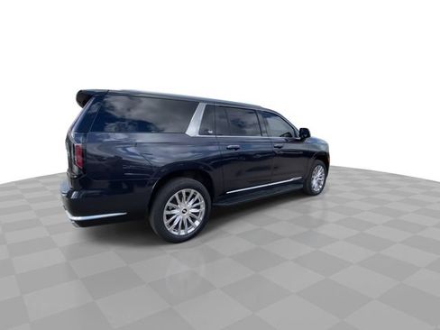 Used 2022 Cadillac Escalade ESV Premium Luxury AWD/4WD image 2