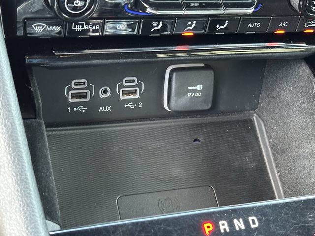 Used 2022 Jeep Grand Cherokee L Summit w/ Advanced Protech Group IV AWD/4WD image 19