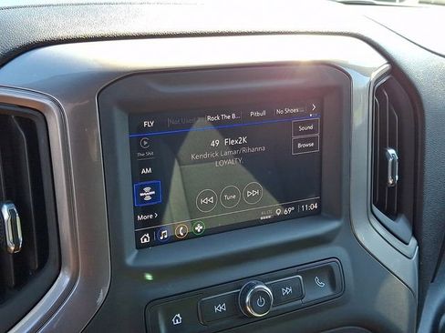 Certified 2025 Chevrolet Silverado 1500 Custom AWD/4WD image 17