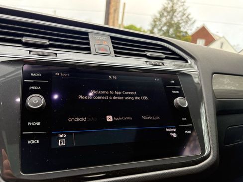 Used 2019 Volkswagen Tiguan SE w/ Panoramic Sunroof Package AWD/4WD image 33
