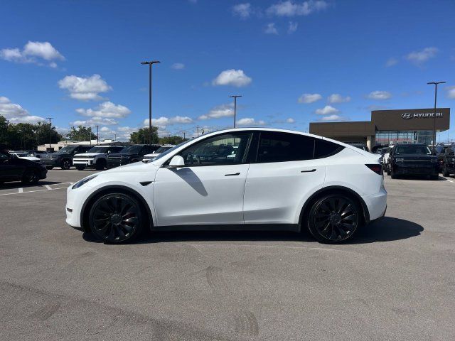 Used 2022 Tesla Model Y Performance AWD/4WD image 2