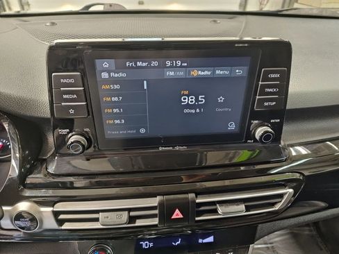 Used 2021 Kia Seltos EX image 19