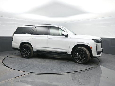 Used 2023 Cadillac Escalade Sport Platinum w/ LPO, ONYX Package image 3