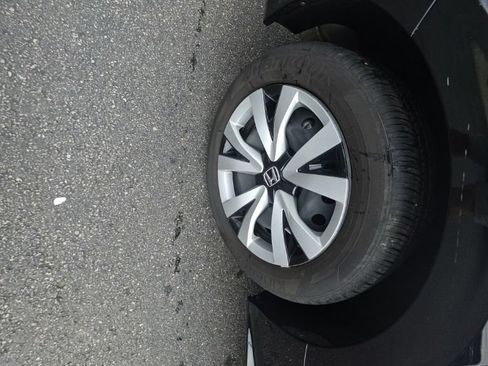 Used 2024 Honda Civic LX image 9