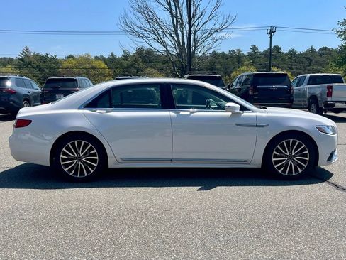 Used 2017 Lincoln Continental Select w/ Climate Package AWD/4WD image 6
