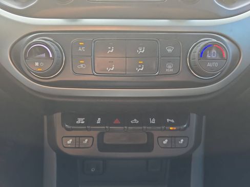 Certified 2022 Chevrolet Colorado LT w/ Luxury Package AWD/4WD image 25
