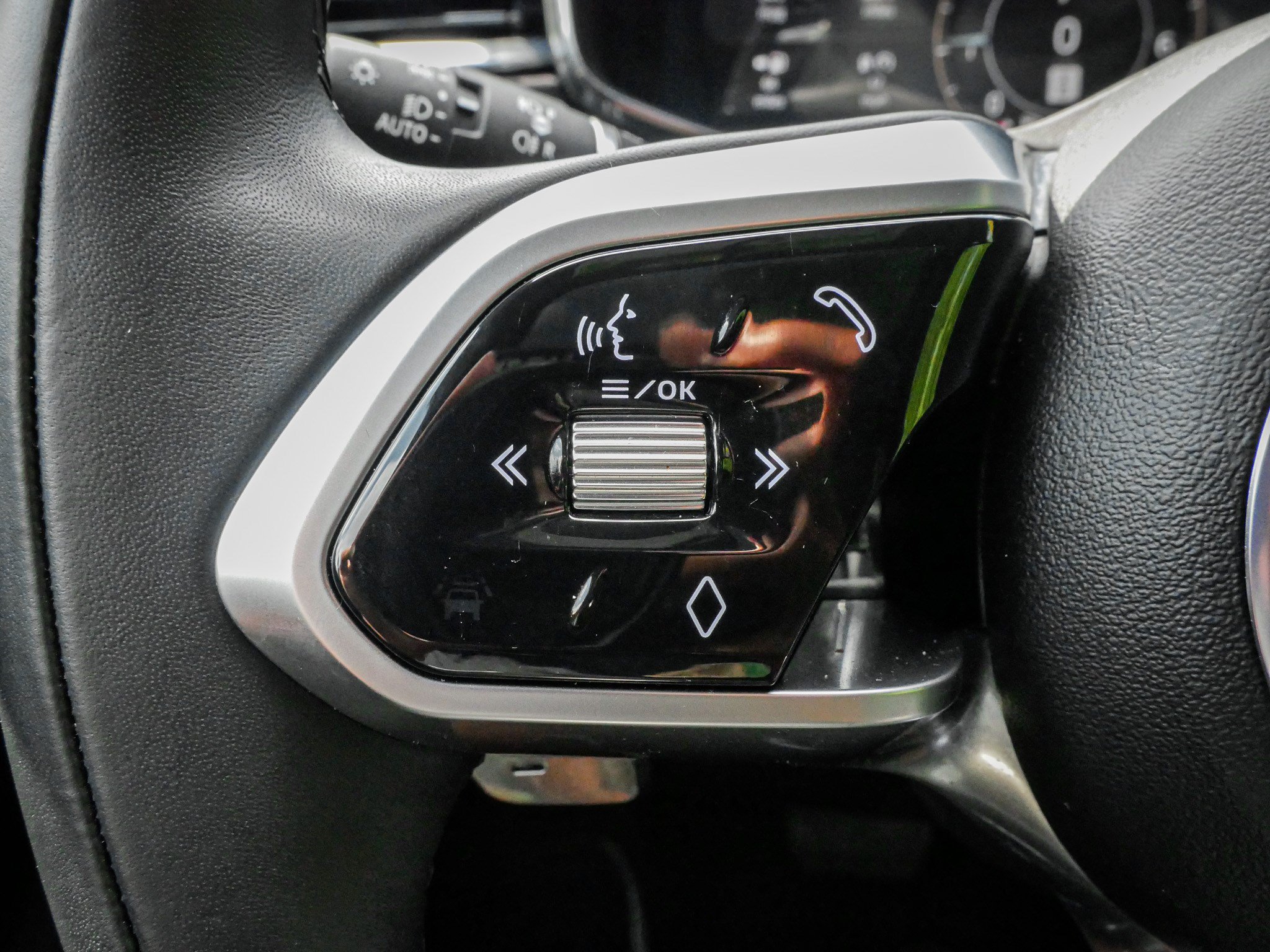Used 2024 Jaguar F-PACE R-Dynamic S AWD/4WD image 19